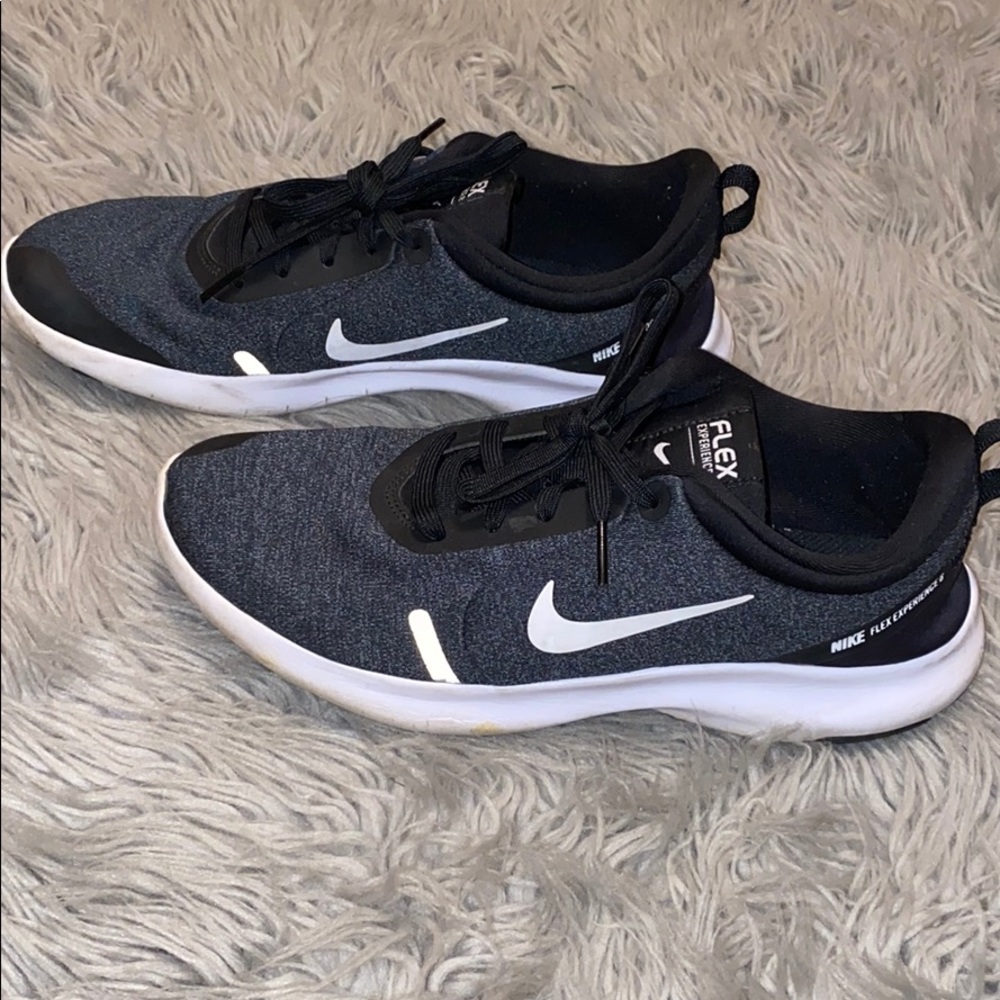 Nike Flex Experience 8